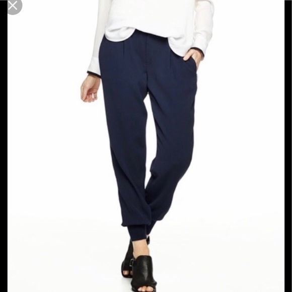 Vince Pants - Vince crepe jogger pant